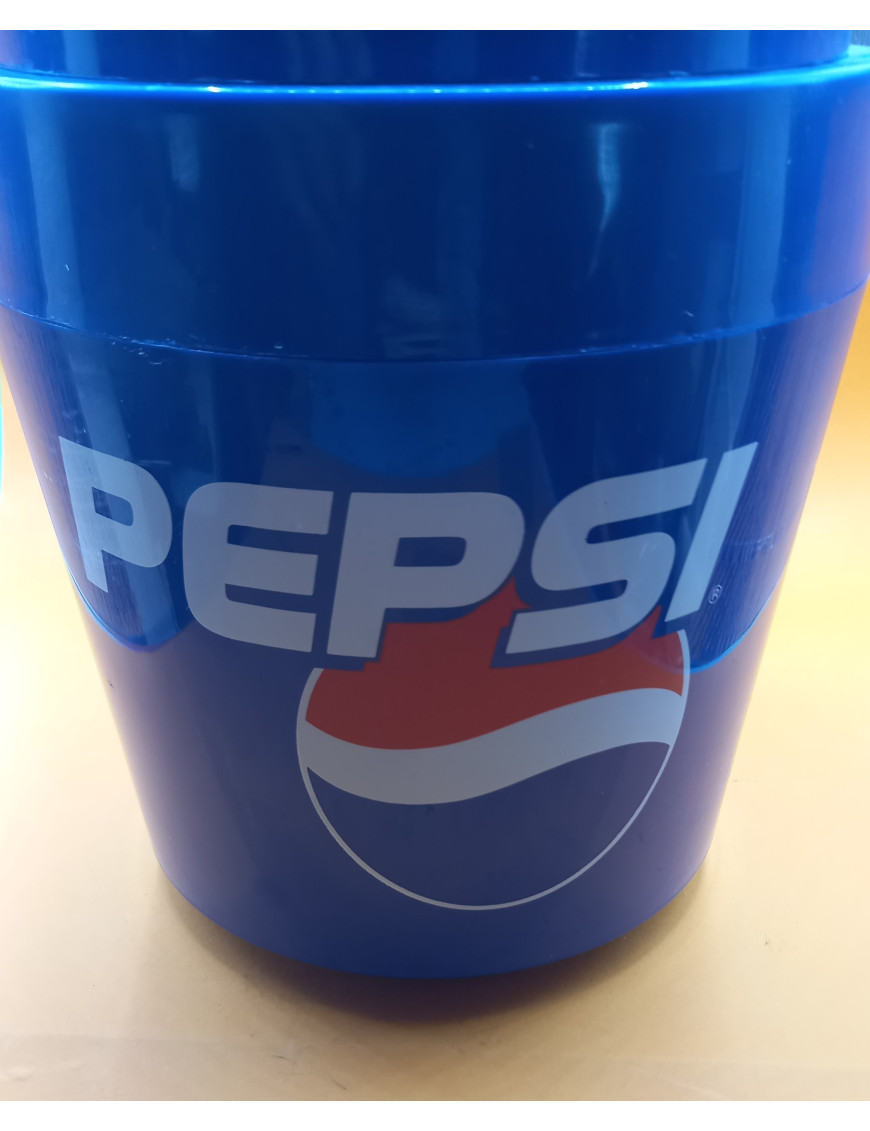 Seau à glace Pepsi design vintage des années 80 dans un porte-glaçons en plastique