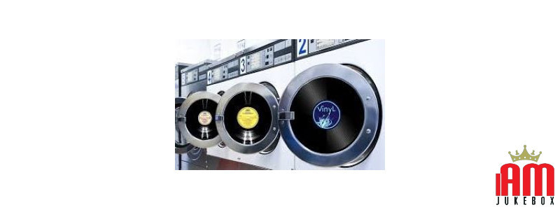 Wir bieten einen Waschservice für Schallplatten mit 45 U/min an