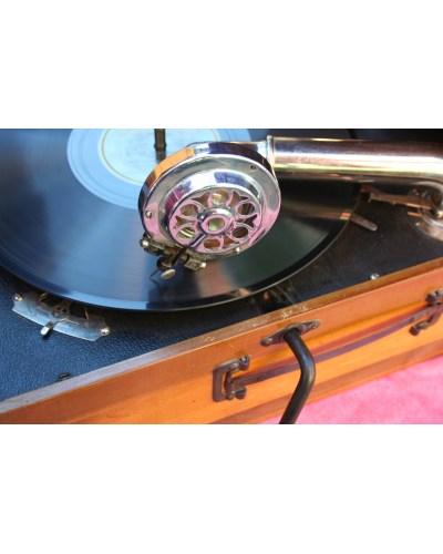 TRAGBARES GRAMMOPHON HMV (HIS MASTER'S VOICE) MODELL 97 D Seriennummer 8/9 52291