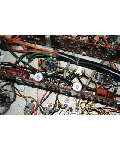 English (English) Rock Ola Amplificatore Rock-ola 41055 1 Rock ola spare parts [product.weight]1 Shop I'm Jukebox iamjukebox.it 