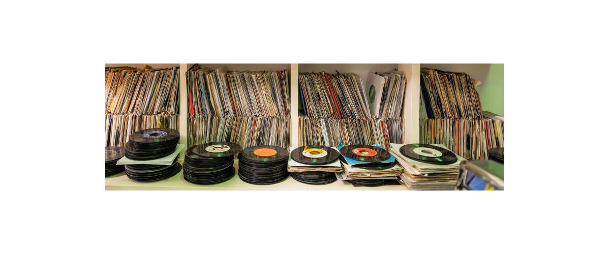 Der Verkauf von gebrauchtem Vinyl erfolgt in unserem Online-Shop